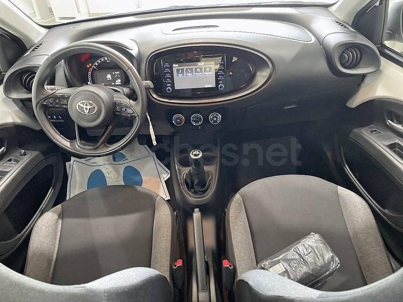 Usado Toyota Aygo X 72 CV (52 kW) 2022 Blanco SUV