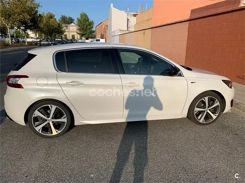 Usado Peugeot 308 GT 180 CV (132 kW) 2017 Blanco Berlina