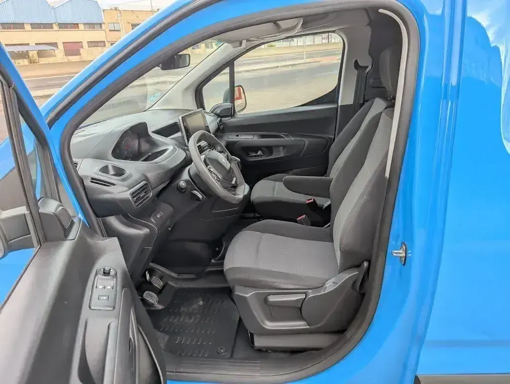 Usado Peugeot Partner Premium 100 CV (73 kW) 2019 Azul Monovolumen