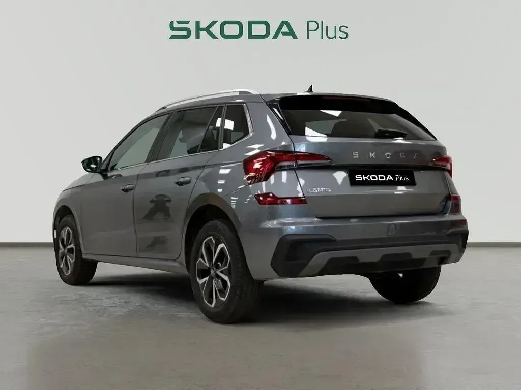 Usado Skoda Kamiq Selection 115 CV (84 kW) 2025 Gris SUV