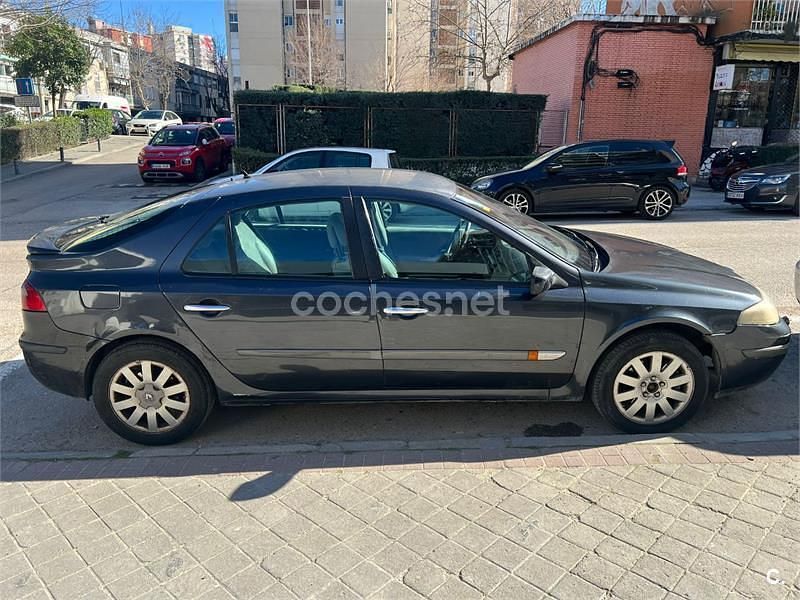 Usado Renault Laguna II Dynamique 120 CV (88 kW) 2003 Negro Berlina