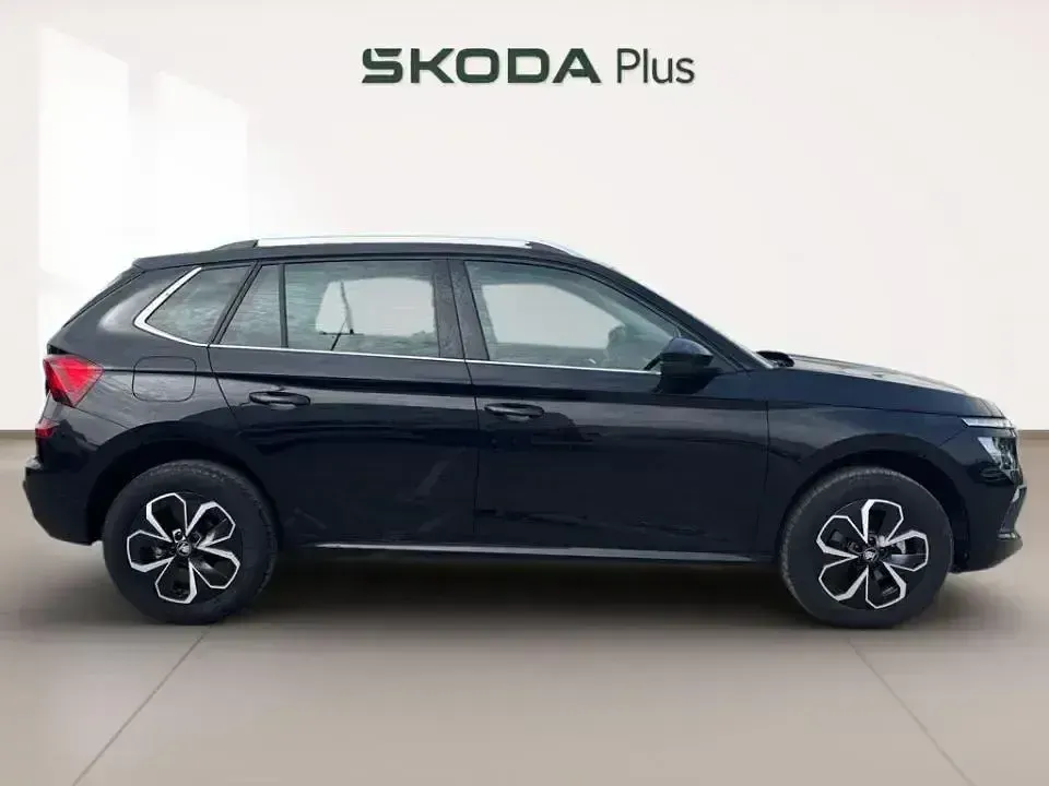 Usado Skoda Kamiq Selection 116 CV (85 kW) 2025 Negro SUV