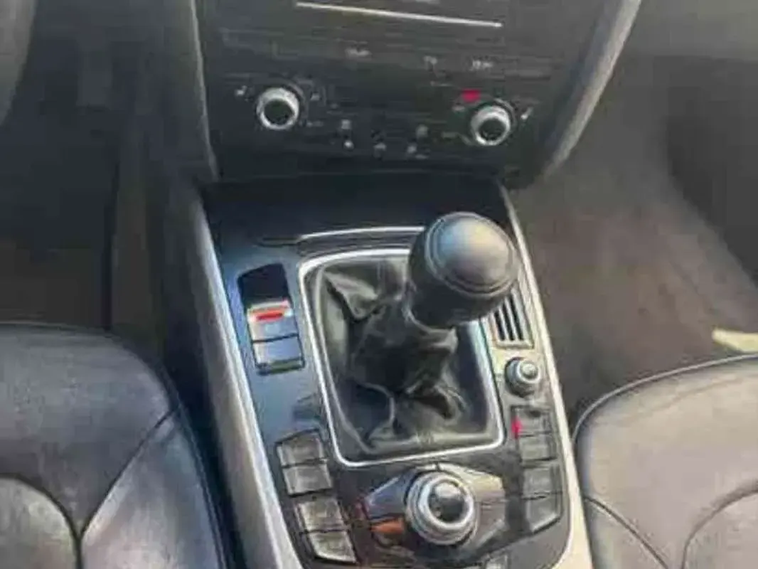 Usado Audi A4 Premium 120 CV (88 kW) 2013 Gris Familiar