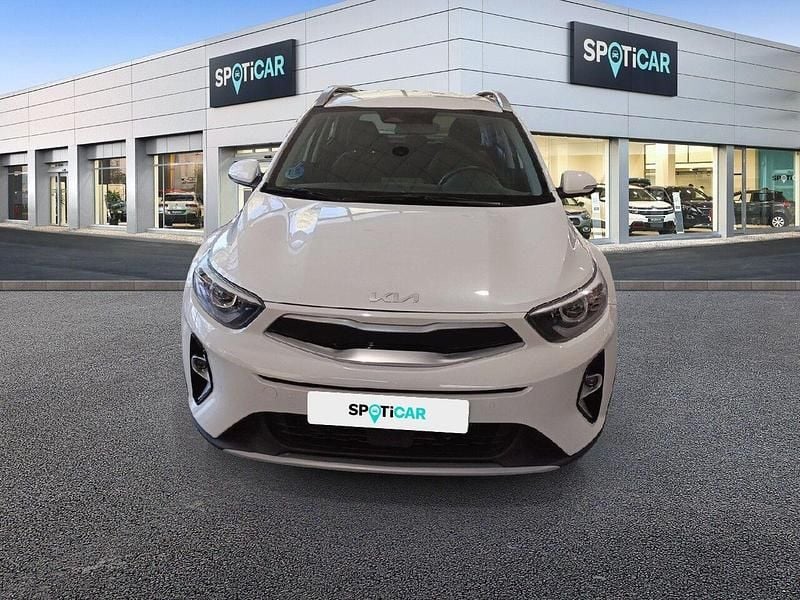 Usado Kia Stonic 100 CV (73 kW) 2024 Blanco SUV