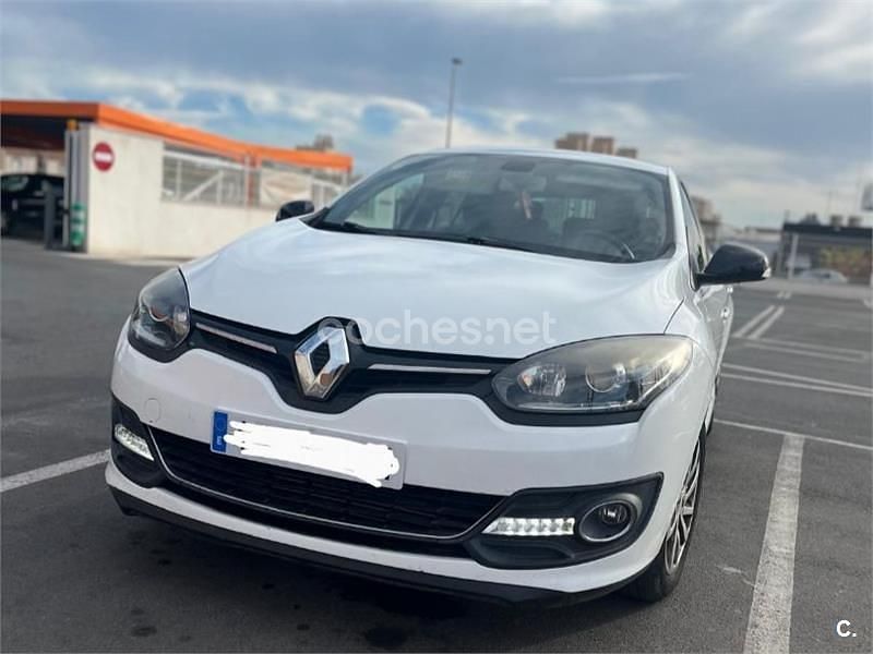 Blanco Usado 2015 Renault Mégane III LIMITED Berlina | 6300 € - Imagen 1/4