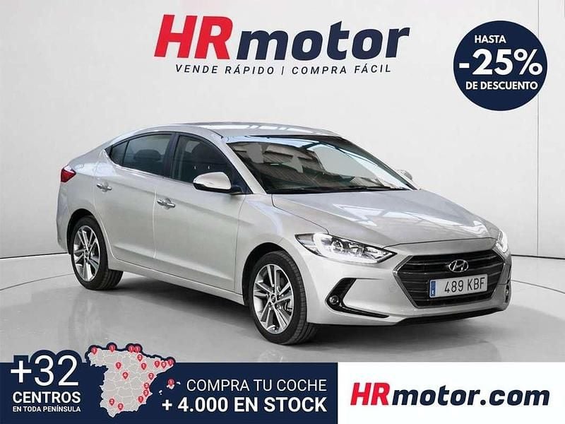 Usado Hyundai Elantra 136 CV (100 kW) 2017 Gris Utilitario