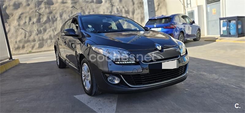 Usado Renault Mégane GrandTour Dynamique 130 CV (95 kW) 2012 Gris / plata Familiar