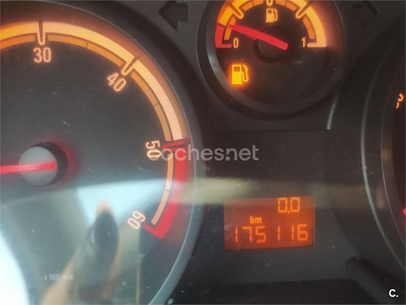 Usado Opel Corsa Sport 75 CV (55 kW) 2008 Rojo Utilitario