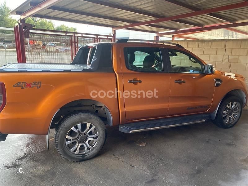 Usado Ford Ranger Wildtrack 200 CV (147 kW) 2016 Naranja Pickup/Camioneta