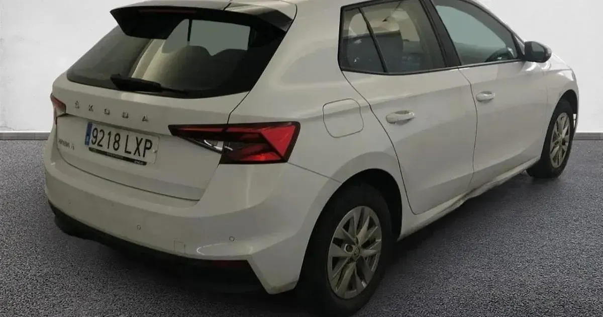 Usado Skoda Fabia Ambition 95 CV (69 kW) 2022 Utilitario