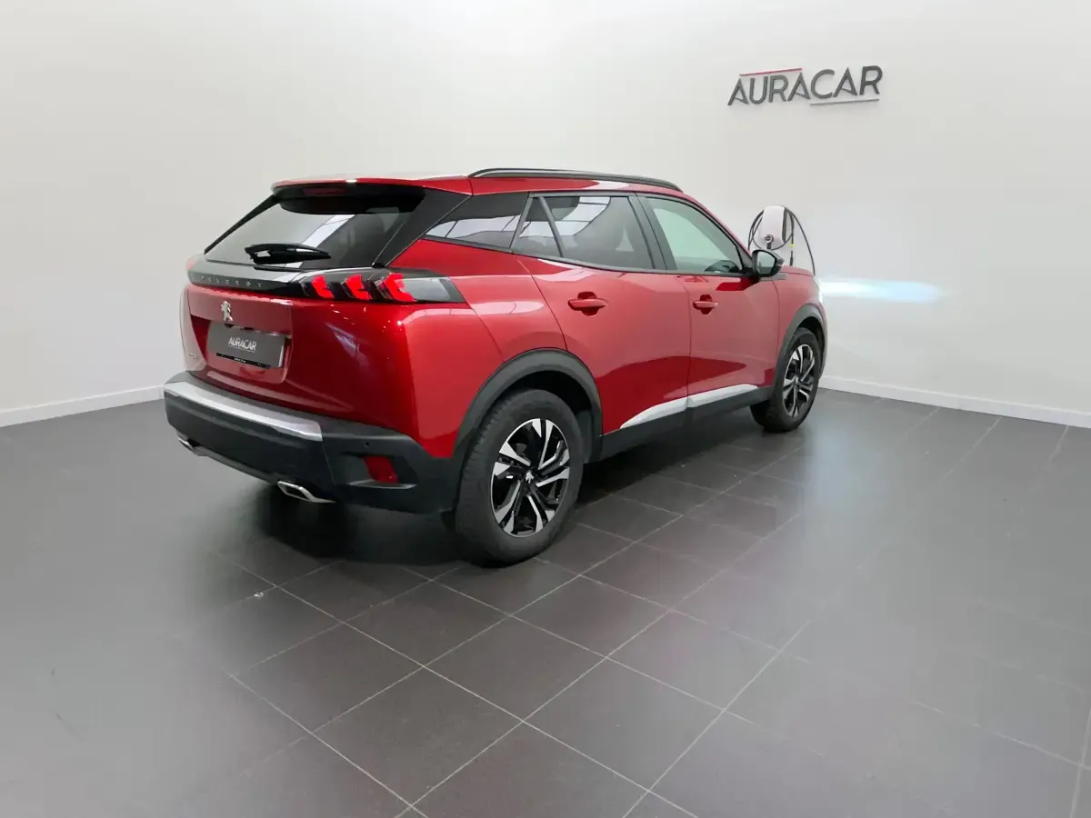 Usado Peugeot 2008 Allure 130 CV (95 kW) 2021 Rojo SUV