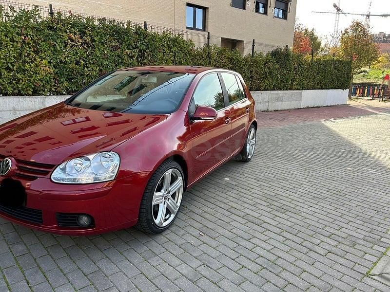 Usado VW Golf IV Conceptline 90 CV (66 kW) 2005 Granate Berlina