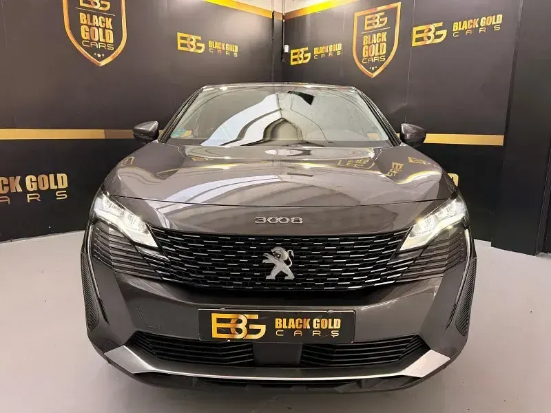 Usado Peugeot 3008 Active 130 CV (95 kW) 2021 Gris / plata SUV