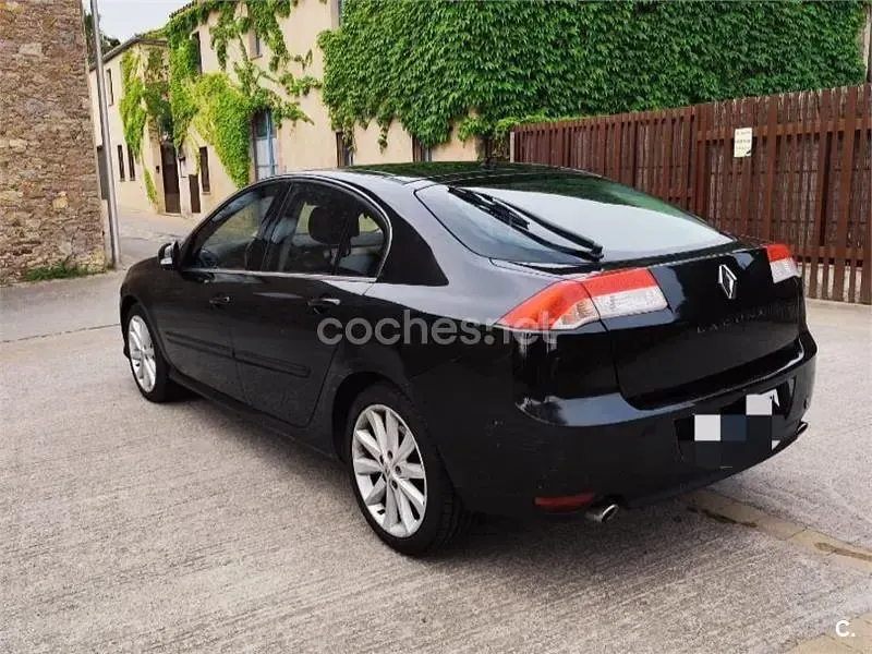 Usado Renault Laguna III Initiale 150 CV (110 kW) 2009 Negro Berlina
