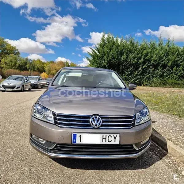 Usado VW Passat Advance 140 CV (102 kW) 2011 Marrón Berlina