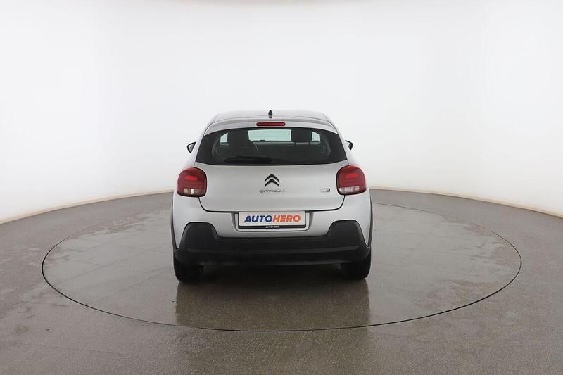 Usado Citroën C3 Feel 82 CV (60 kW) 2018 Plata Utilitario