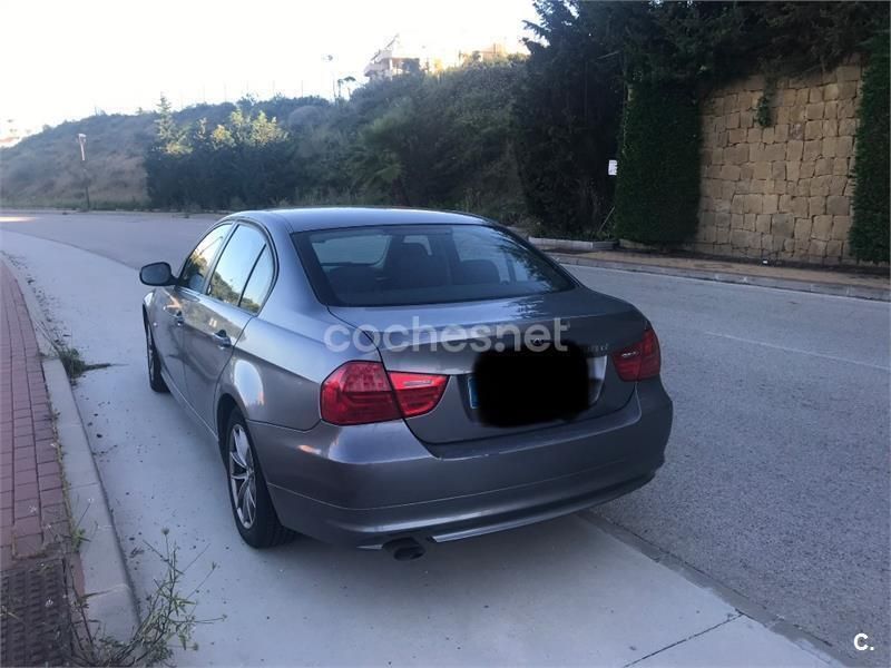 Usado BMW 318 143 CV (105 kW) 2010 Gris / plata Berlina