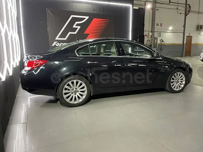 Usado Opel Insignia Sport 160 CV (117 kW) 2011 Negro Berlina