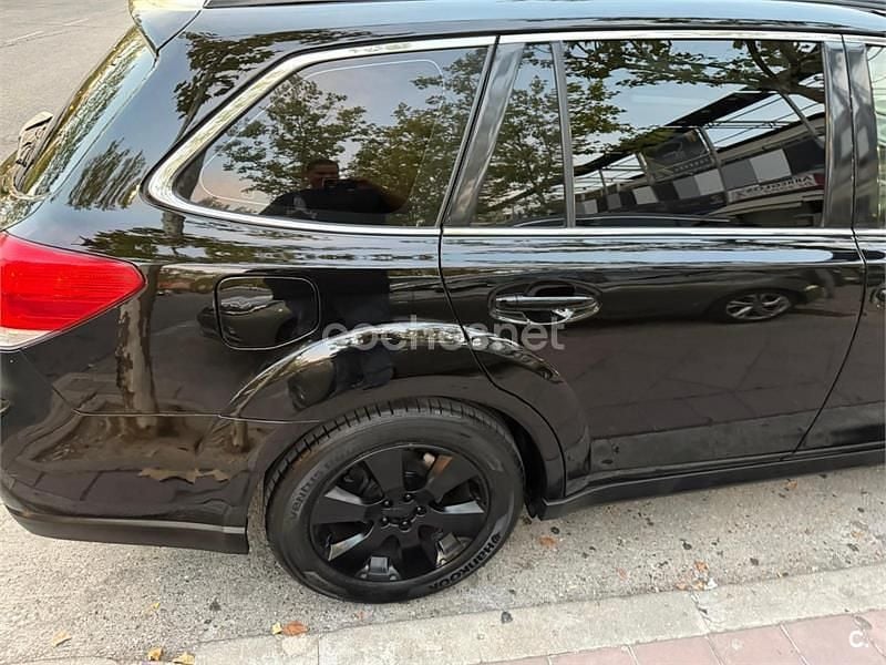 Usado Subaru Outback 167 CV (122 kW) 2010 Negro Familiar