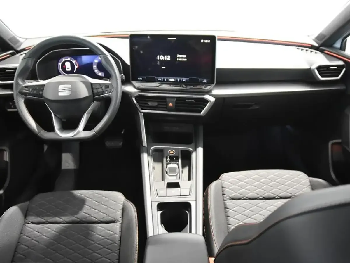 Usado Seat Leon FR 150 CV (110 kW) 2025 Blanco