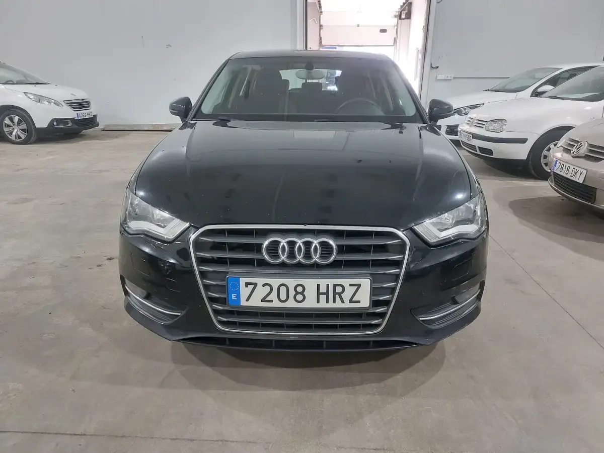 Usado Audi A3 Ambition 150 CV (110 kW) 2013 Negro Berlina