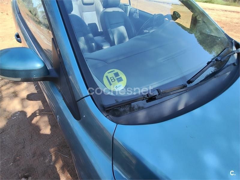 Usado Ford Focus Cabriolet Titanium 136 CV (100 kW) 2010 Azul Descapotable