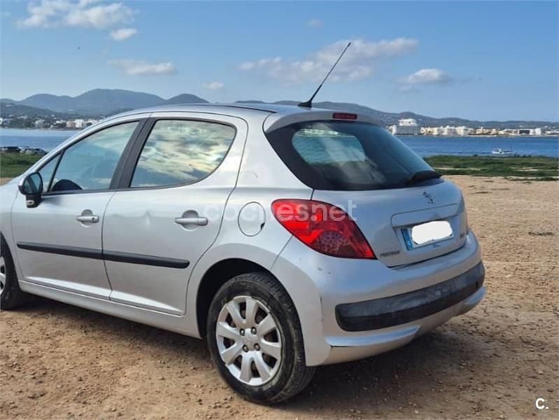 Usado Peugeot 207 75 CV (55 kW) 2007 Gris / plata Berlina