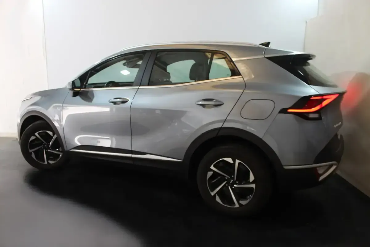 Usado Kia Sportage 230 CV (169 kW) 2023 Gris SUV