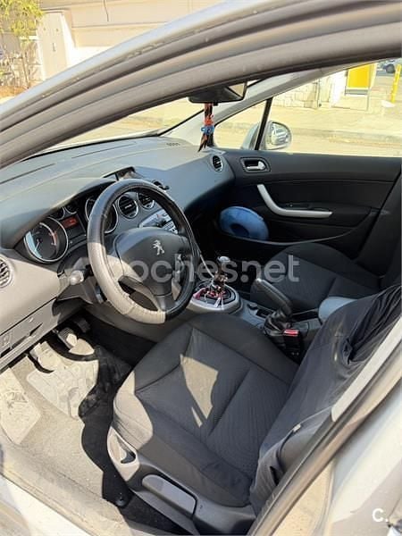 Usado Peugeot 308 Business-Line 92 HP (67 kW) 2012 Cinzento Sedan