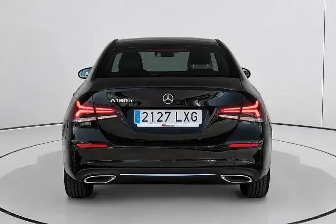 Usado Mercedes A180 116 CV (85 kW) 2022 Negro Berlina
