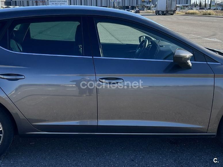 Begagnad Seat Leon XCELLENCE 150 HK (110 kW) 2017 Grå Sedan