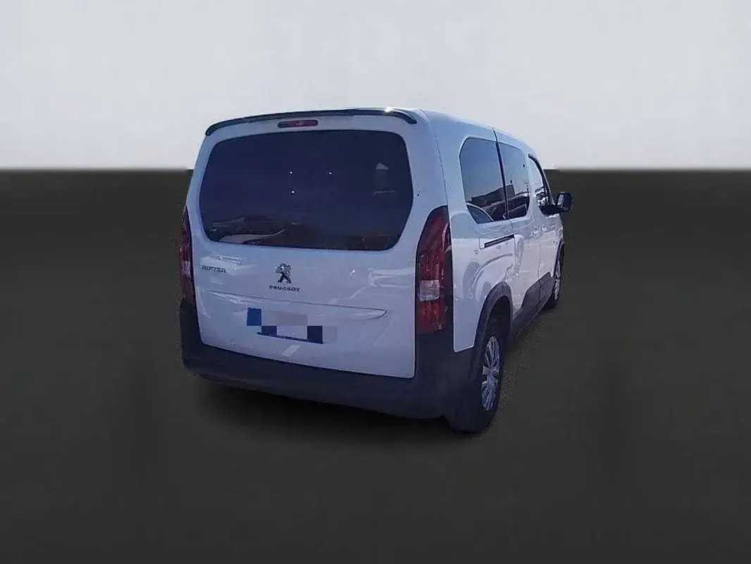 Usado Peugeot Rifter Active 101 CV (74 kW) 2022 Blanco Monovolumen