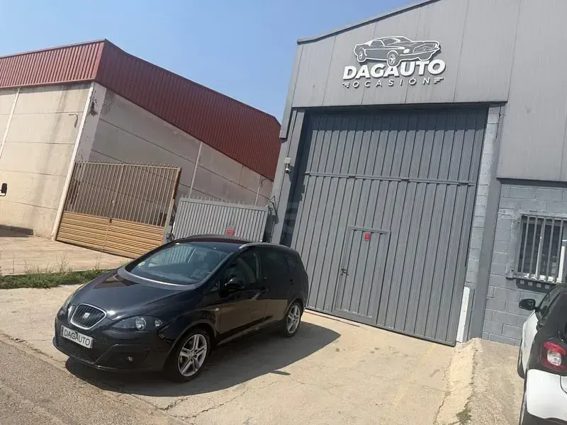 Usado Seat Altea XL Style 140 CV (102 kW) 2013 Negro Monovolumen