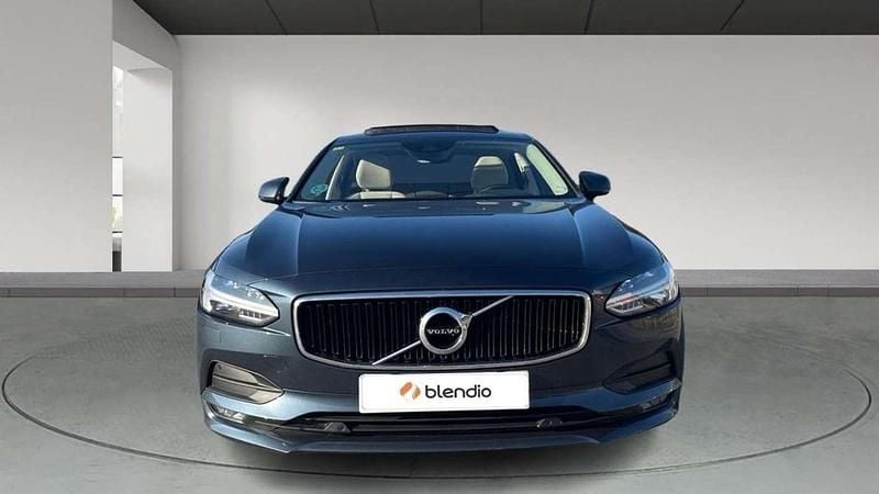 Usado Volvo S90 Momentum 190 CV (139 kW) 2018 Azul Berlina