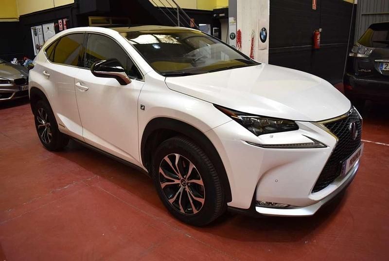 Usado Lexus NX300h Sport Line 197 CV (144 kW) 2017 Blanco SUV