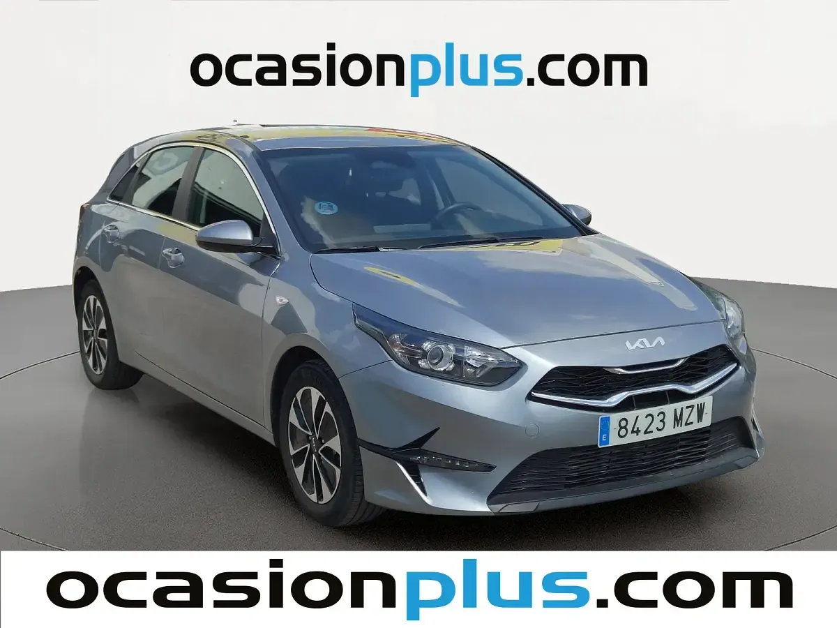 Usado Kia Ceed 101 CV (74 kW) 2025 Gris plata Utilitario