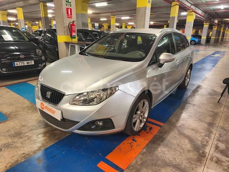 Usado Seat Ibiza ST Reference 86 CV (63 kW) 2011 Gris / plata Familiar