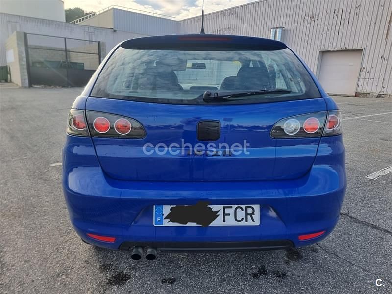 Usado Seat Ibiza 100 CV (73 kW) 2006 Azul Berlina