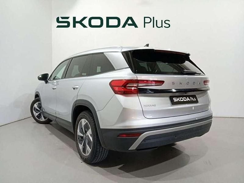 Usado Skoda Kodiaq Selection 150 CV (110 kW) 2025 Plateado SUV
