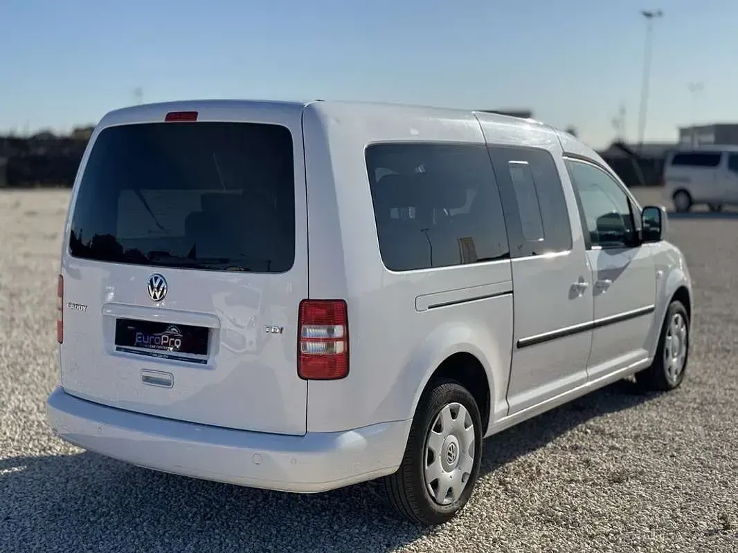 Usado VW Caddy Maxi Trendline 102 CV (75 kW) 2015 Blanco Monovolumen