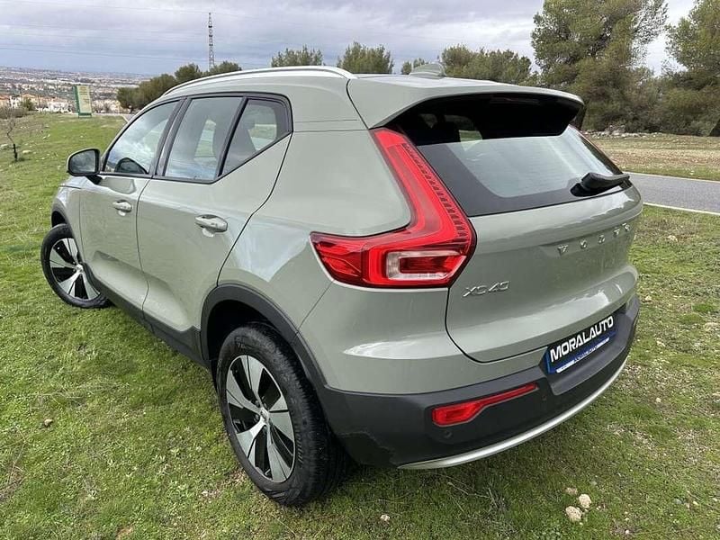 Usado Volvo XC40 Core 163 CV (119 kW) 2024 Verde SUV
