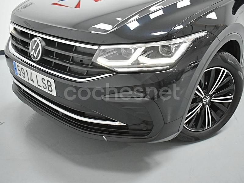 Usado VW Tiguan Life 150 CV (110 kW) 2021 Negro SUV