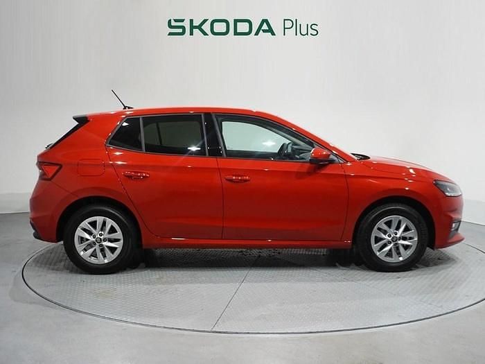 Nuevo Skoda Fabia Selection 95 CV (69 kW) 2025 Rojo