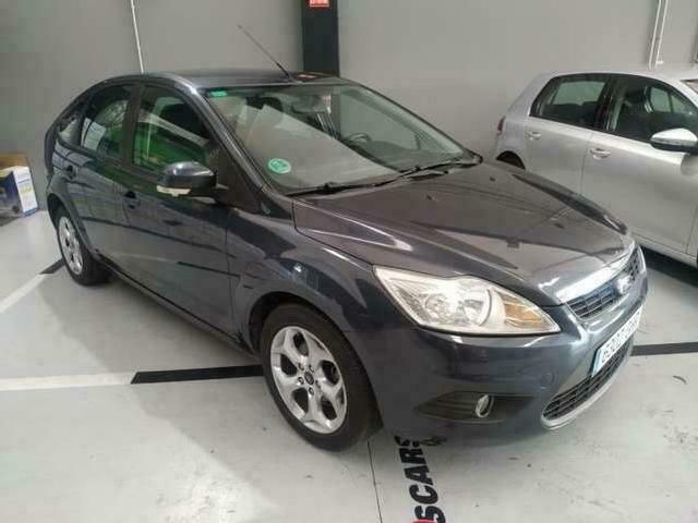 Usado Ford Focus Ghia 116 CV (85 kW) 2008 Gris Berlina