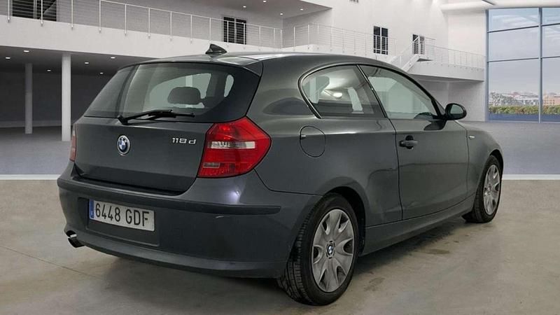 Używany BMW 118 143 KM (105 kW) 2008 Szary Hatchback