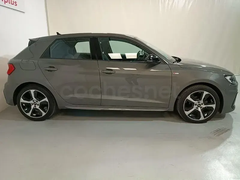 Usado Audi A1 Sportback 95 CV (69 kW) 2022 Gris / plata Utilitario