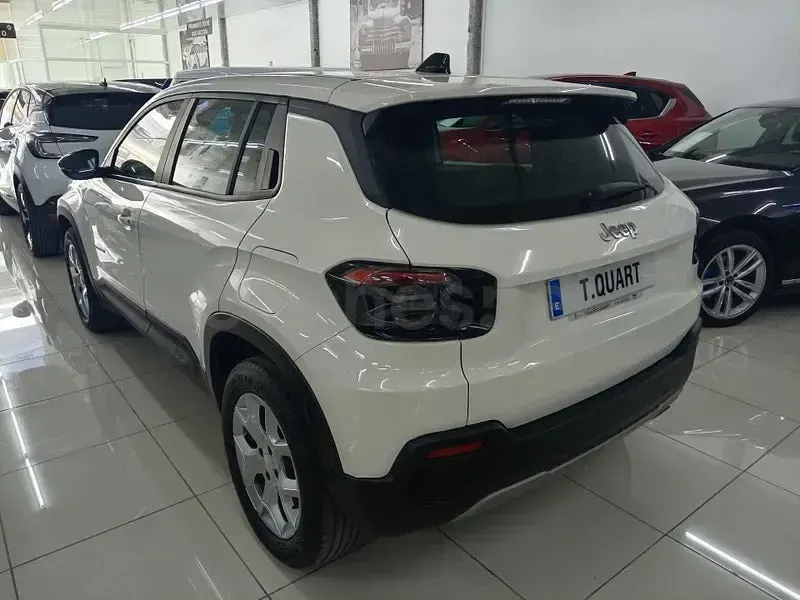 Usado Jeep Avenger Altitude 100 CV (73 kW) 2023 Blanco SUV