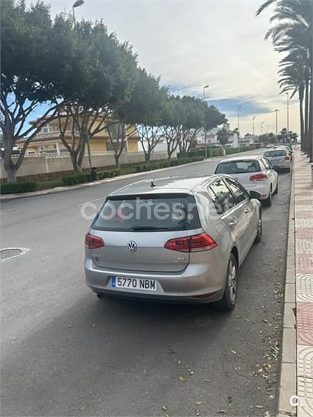 Usado VW Golf VII Sportline 105 CV (77 kW) 2014 Gris / plata Berlina