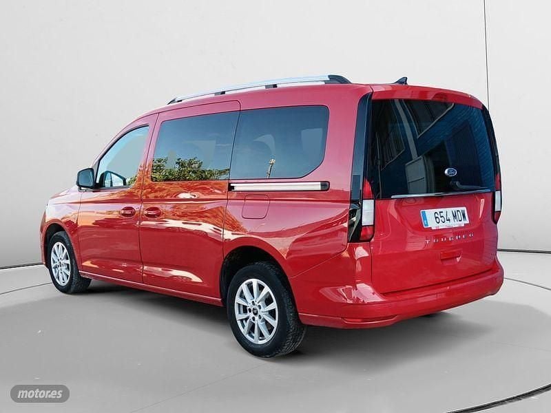 Usado Ford Tourneo Titanium 122 CV (89 kW) 2023 Rojo Van