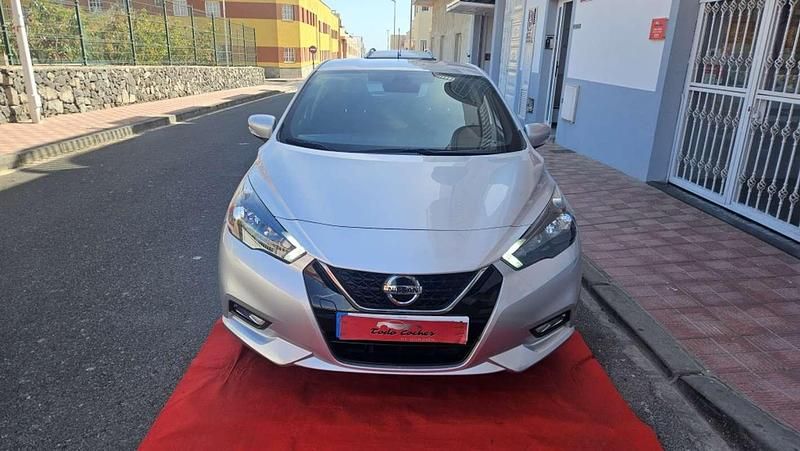 Usado Nissan Micra Acenta 92 CV (67 kW) 2022 Gris Utilitario